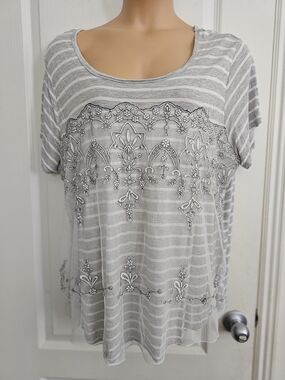 Maurices Sz 3 Women's Gray Striped Embroidered Scoop Neck Top